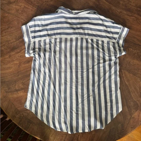 Alex & Jordan Blue & White Striped Button-Up Short Sleeve Shirt Women’s S NWOT - Picture 9 of 11